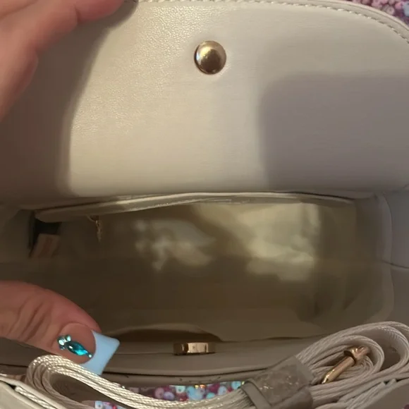 Cream Color Valentino Orlando Handbag - Picture 10 of 10